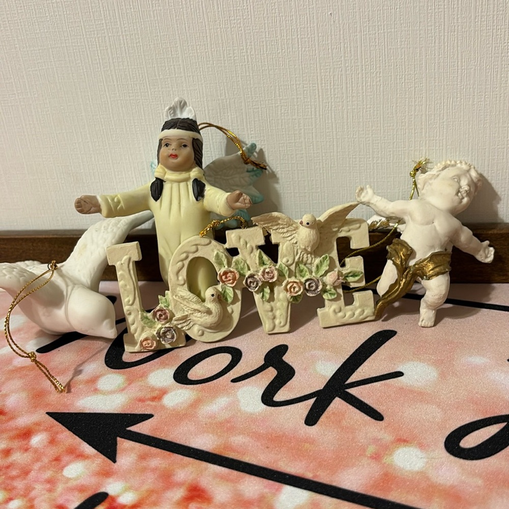 House of Lloyd - Christmas around the World Ornaments